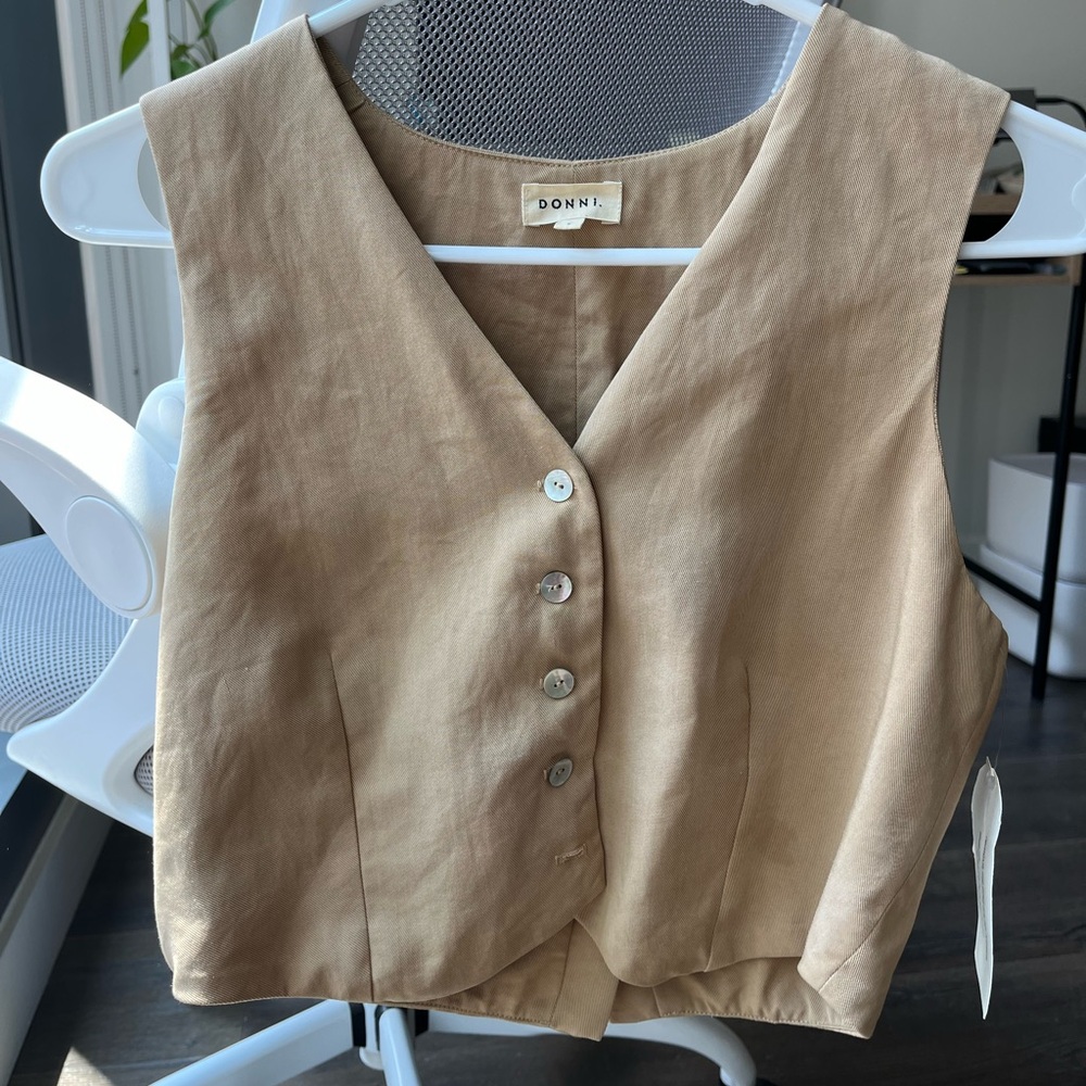 Donni cropped twill vest in beige Size S